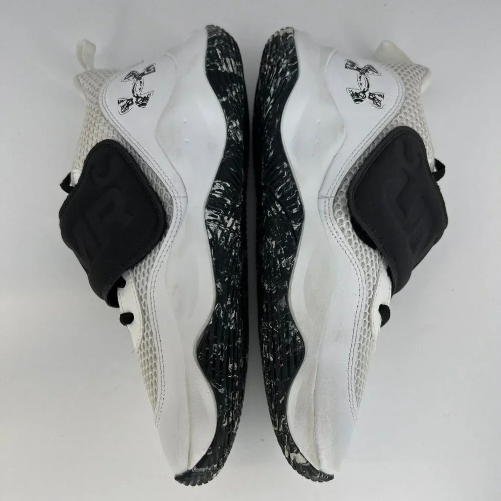 Under Armour Boys 3026637-101 White Black GS Zone BB 2 Size 6Y Basketball Shoes